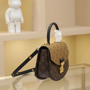 Alternative view of Tilsitt Fan-Shaped Vintage Bag Featuring a classic color-blocked vintage pattern and a distinctive fan-shaped silhouette! Stylish and unique! Can be carried by hand or worn crossbody! Dimensions: 23.5 × 16.5 × 8 cm